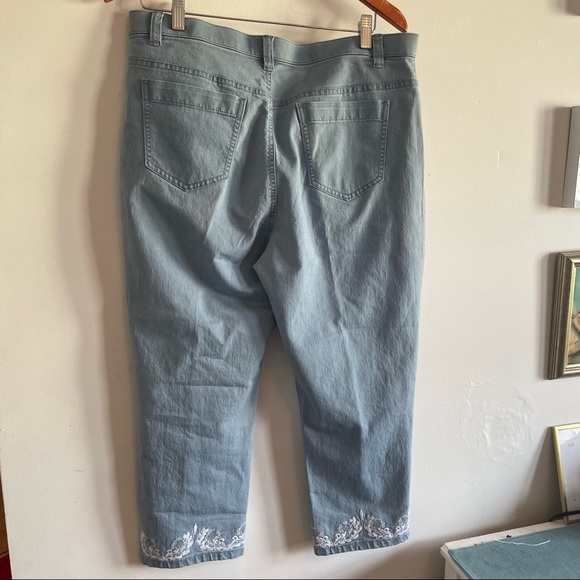 Mom Jeans S12 - Picture 1 of 6